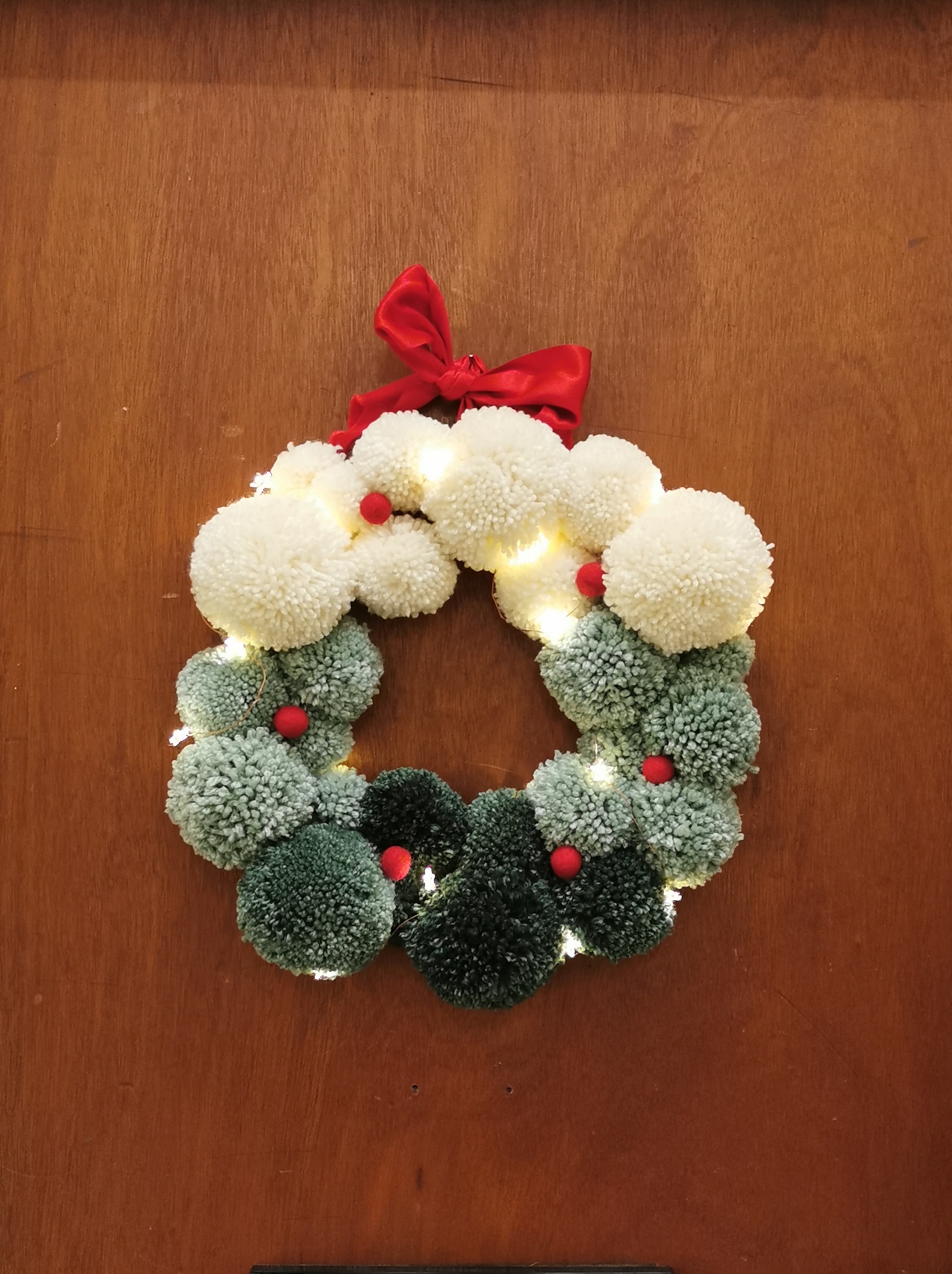 Pompom wreath 